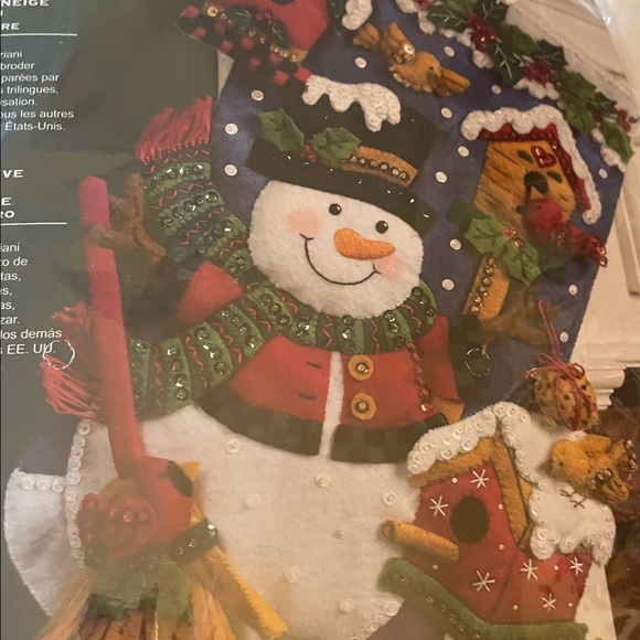New Sealed Bucilla 2010 Festive Snowman Felt Stocking Kit With Bird Accents - Picture 3 of 5